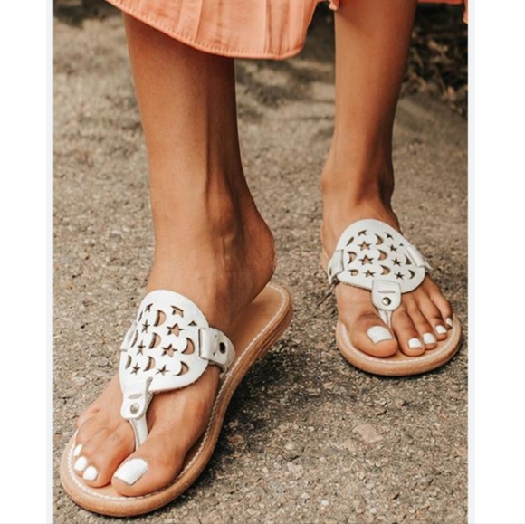 Freebird VALLARTA White Leather Celestial Moon & Stars Festival Thong Sandals 6 - Picture 2 of 13